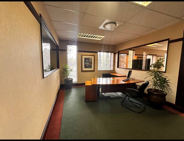 486M² OFFICE TO LET IN HOUGHTON ESTATE